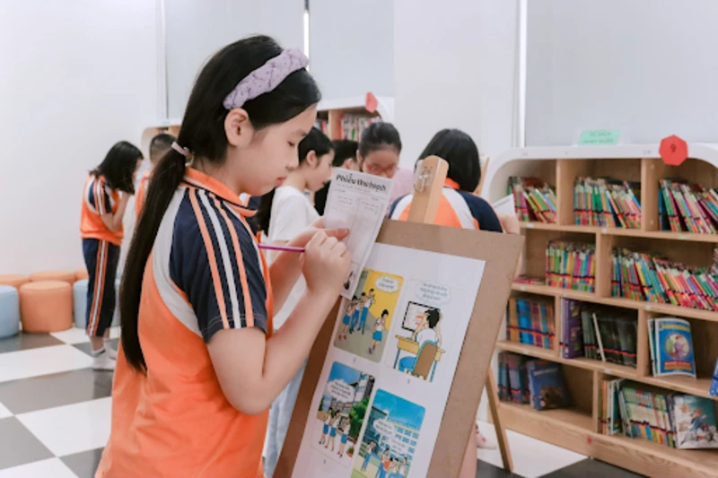 Thảo luận tình huống thực tế giúp học sinh luyện tư duy phản biện và đưa ra lựa chọn có trách nhiệm