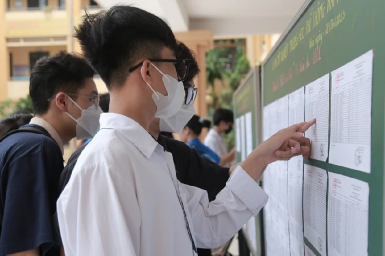 Hơn 30 nghìn học sinh Hà Nội không đậu trường công lập: Cha mẹ nên định hướng cho con như thế nào?