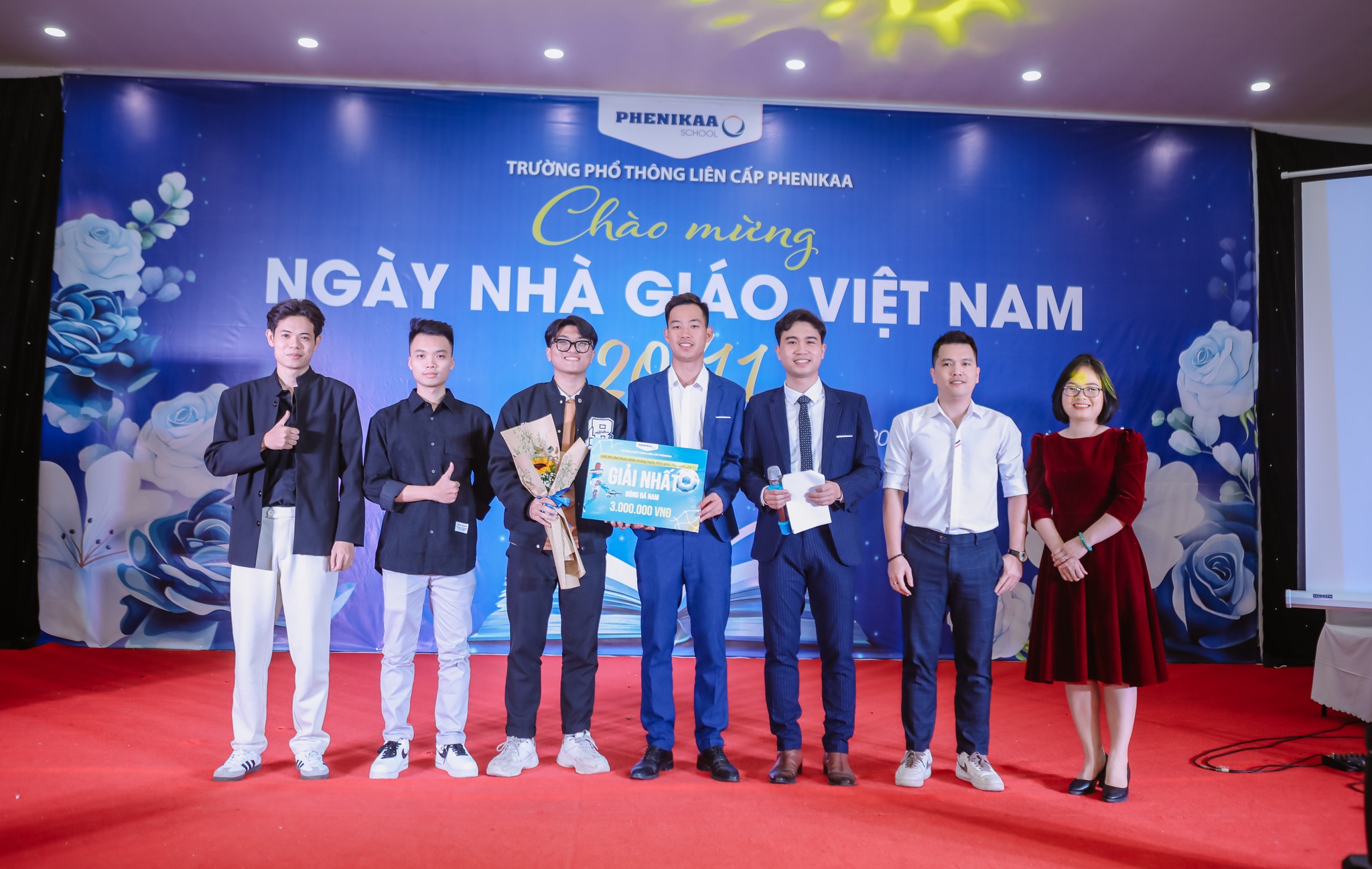Vinh danh và trao thưởng Đội tuyển bóng đá đạt Giải Nhất hội thi thể thao chào mừng ngày Nhà giáo Việt Nam 20/11