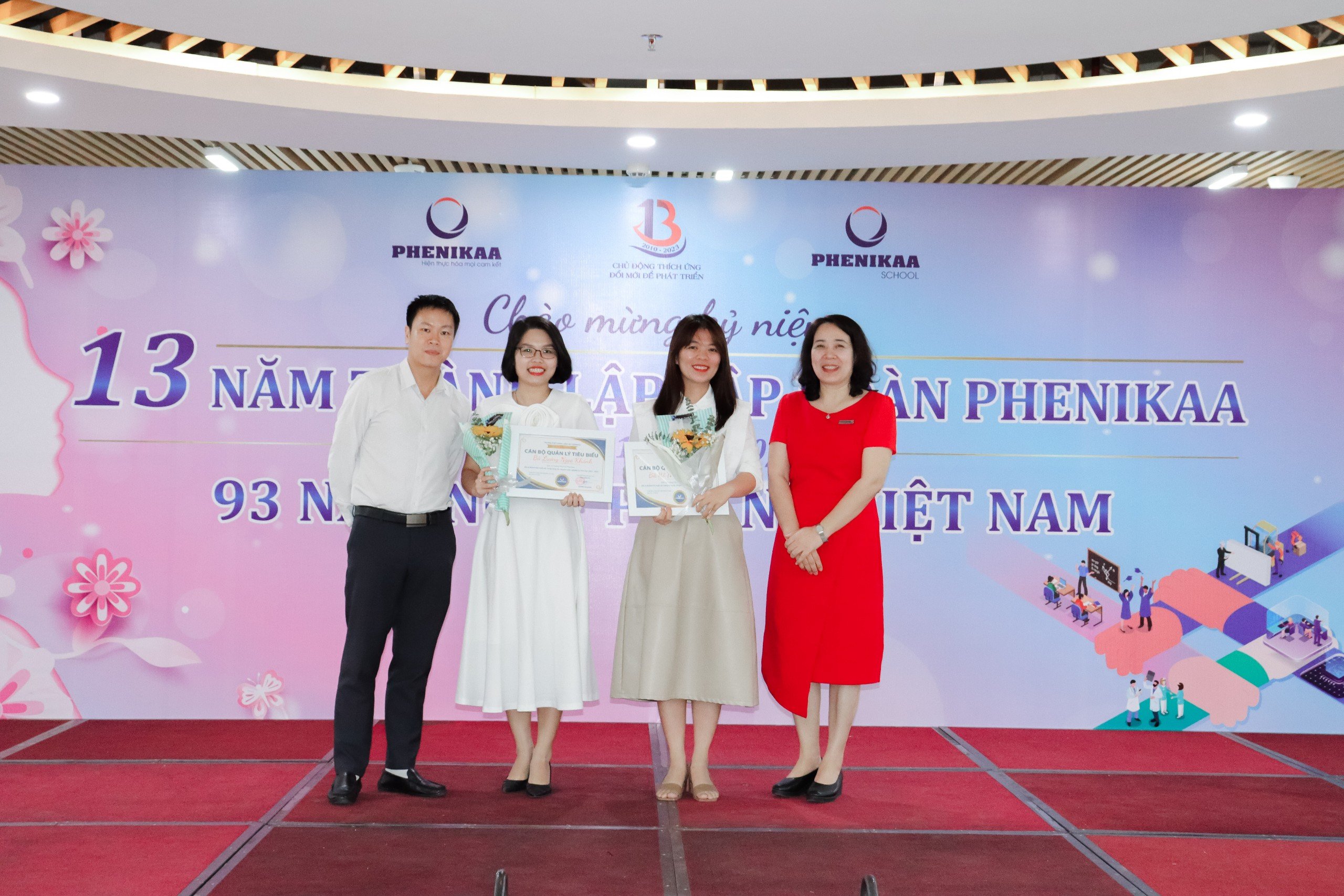 Với những cố gắng và nỗ lực không ngừng, cô Hồ Thị Huyền Trang vinh danh và khen thưởng danh hiệu "Cán bộ quản lý tiêu biểu năm học 2022 - 2023" vào tháng 10 vừa qua.
