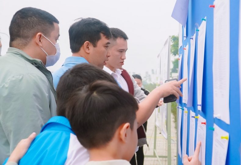 Phụ huynh học sinh bày tỏ sự lo lắng trước quyết định Ngoại ngữ trở thành môn thi tự chọn
