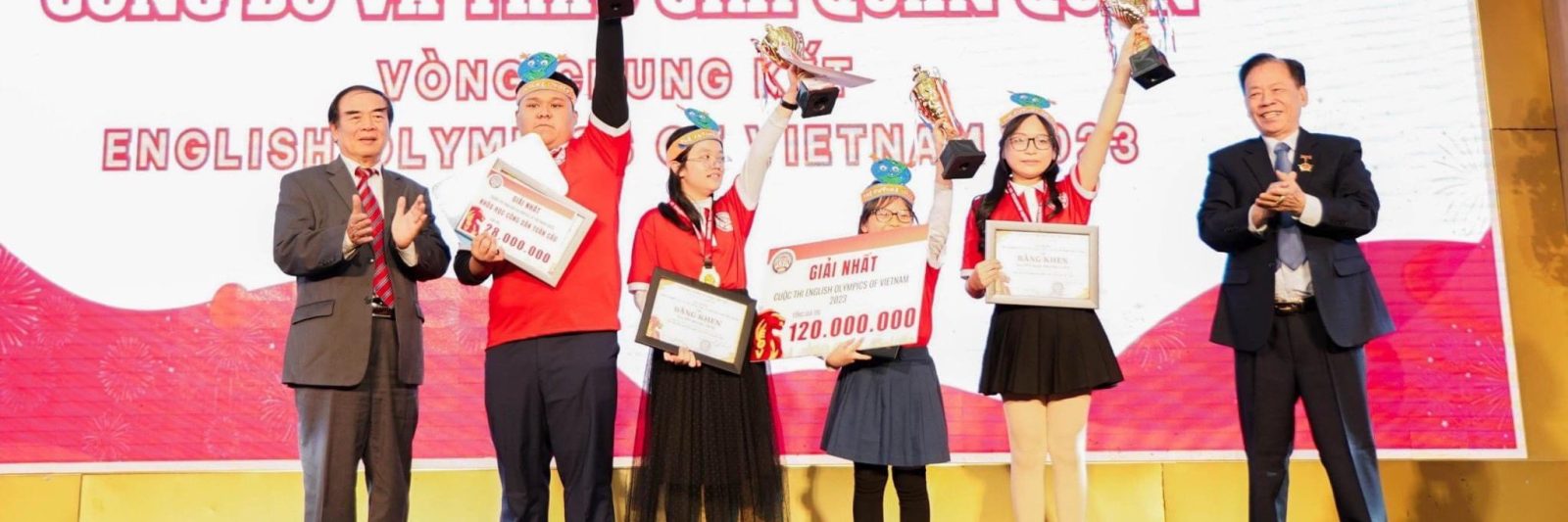 Nguyễn Minh Trang - Lớp 4A1 cùng đồng đội giành giải Quán Quân tại vòng Chung kết English Olympics of Vietnam
