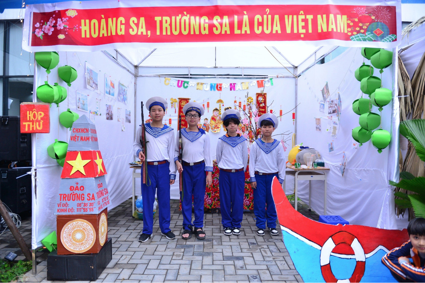 Hành trình văn hóa xuyên Việt là điểm nhấn hấp dẫn. Người tham dự lễ hội được đi qua các vùng đất, khám phá danh lam, thắng cảnh tuyệt đẹp của đất nước, ẩm thực đặc trưng vùng miền thông qua các gian trại do chính học sinh, phụ huynh xây dựng chủ đề và thiết kế sáng tạo.