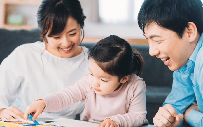 Bố mẹ hãy sắp xếp thời gian để đồng hành cùng con trong năm học đầu cấp này