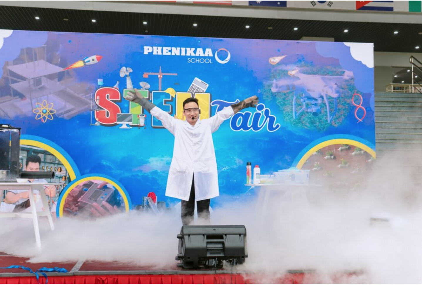 Thầy Phạm Việt Dũng - “Idol Phenikaa” trong ngày hội STEM Fair 2024 trường THCS&THPT Phenikaa 