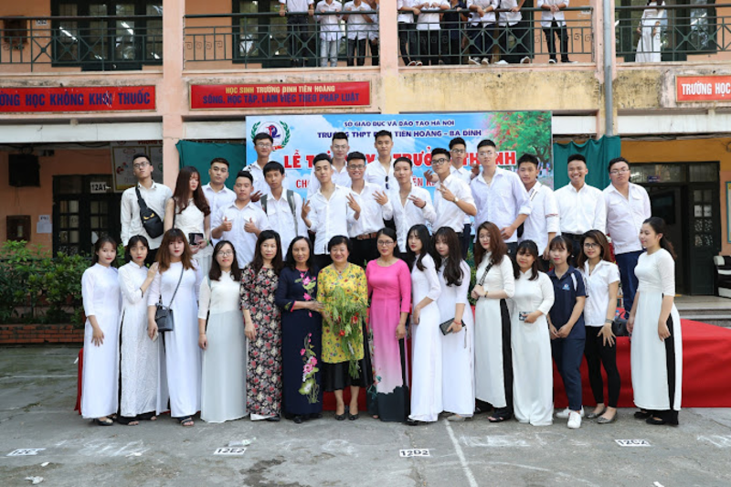 Một lớp học tại trường THPT Đinh Tiên Hoàng