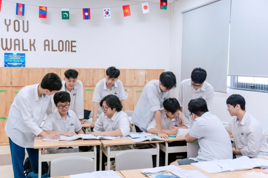 Học sinh Trường THCS-THPT Phenikaa trong giờ học.