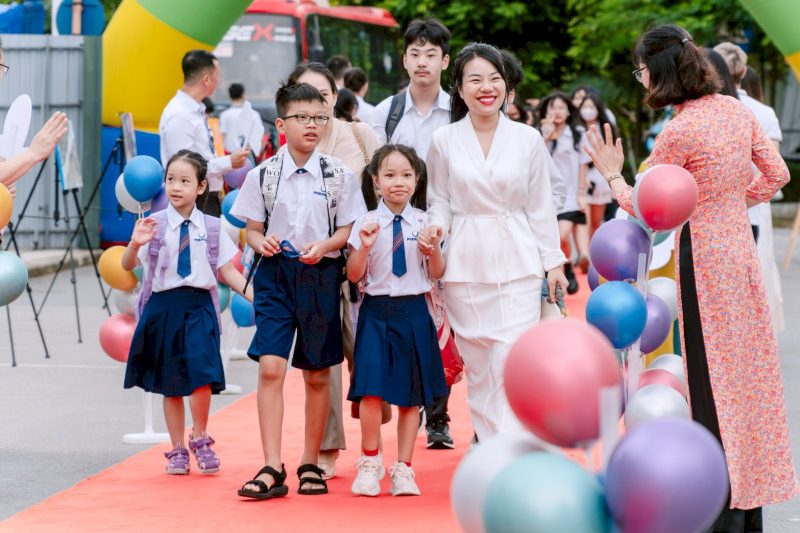 Đồng phục học sinh tại trường Phổ thông Liên cấp Phenikaa