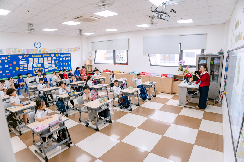 Học sinh Tiểu học nên học 6 tiếng/ngày, bao gồm cả thời gian học chính khóa và tự học