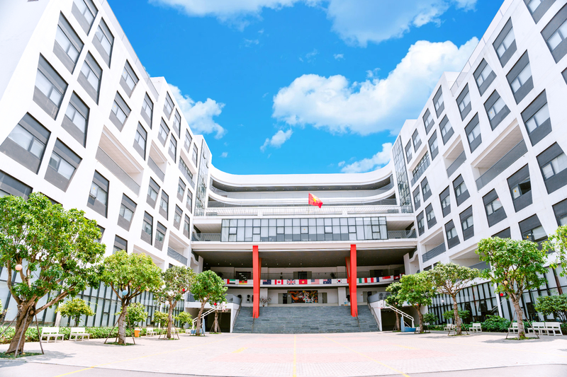 Khuôn viên Phenikaa School