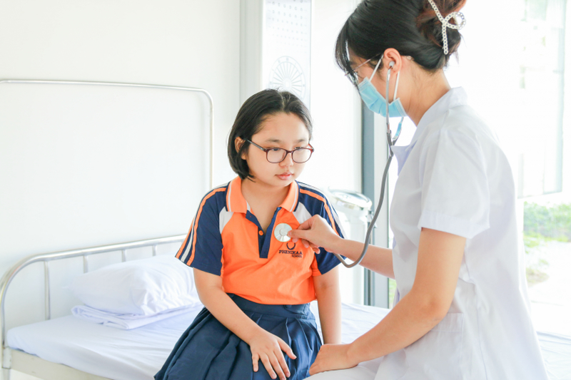 Y tế & tư vấn tâm lý - Một dịch vụ học đường của Phenikaa School