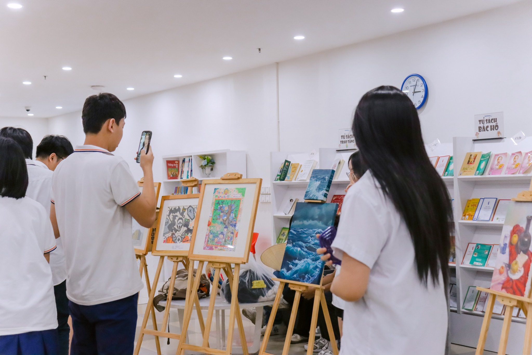 Triển lãm tranh chủ đề Di sản văn hóa & Thời trang
