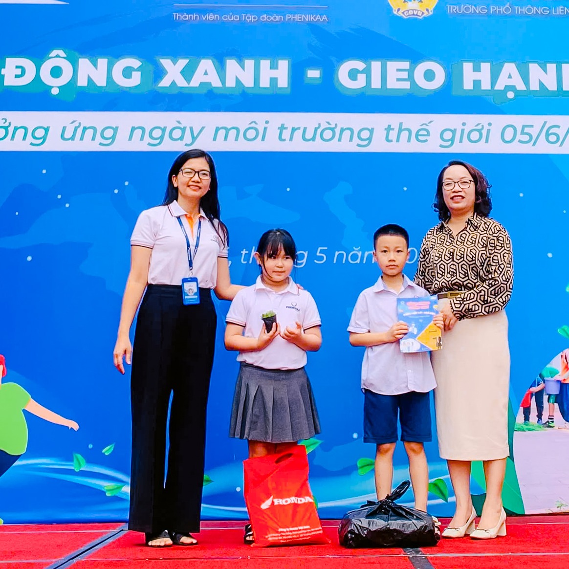 Hoạt động đã thu hút sự quan tâm đặc biệt từ đông đảo học sinh, phụ huynh và giáo viên