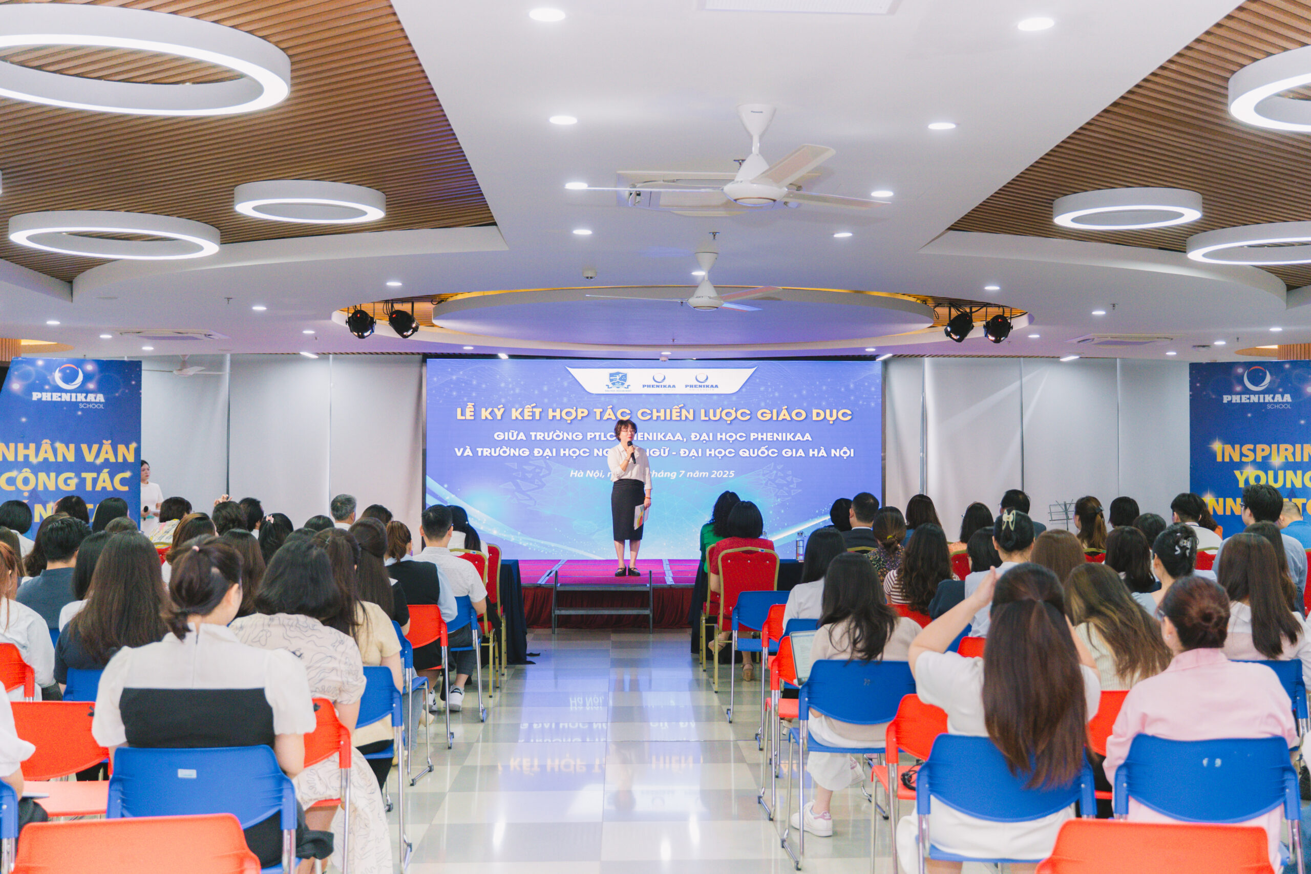 Phenikaa School - Đại học Phenikaa - Trường Đại học Ngoại ngữ, Đại học Quốc gia Hà Nội ký kết hợp tác chiến lược