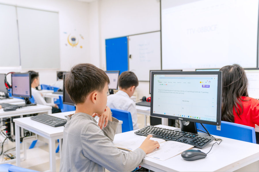 Trẻ lớp 4 có thể học cách xử lý tình huống theo quy trình: phân tích – chọn cách – đoán hậu quả – hành động