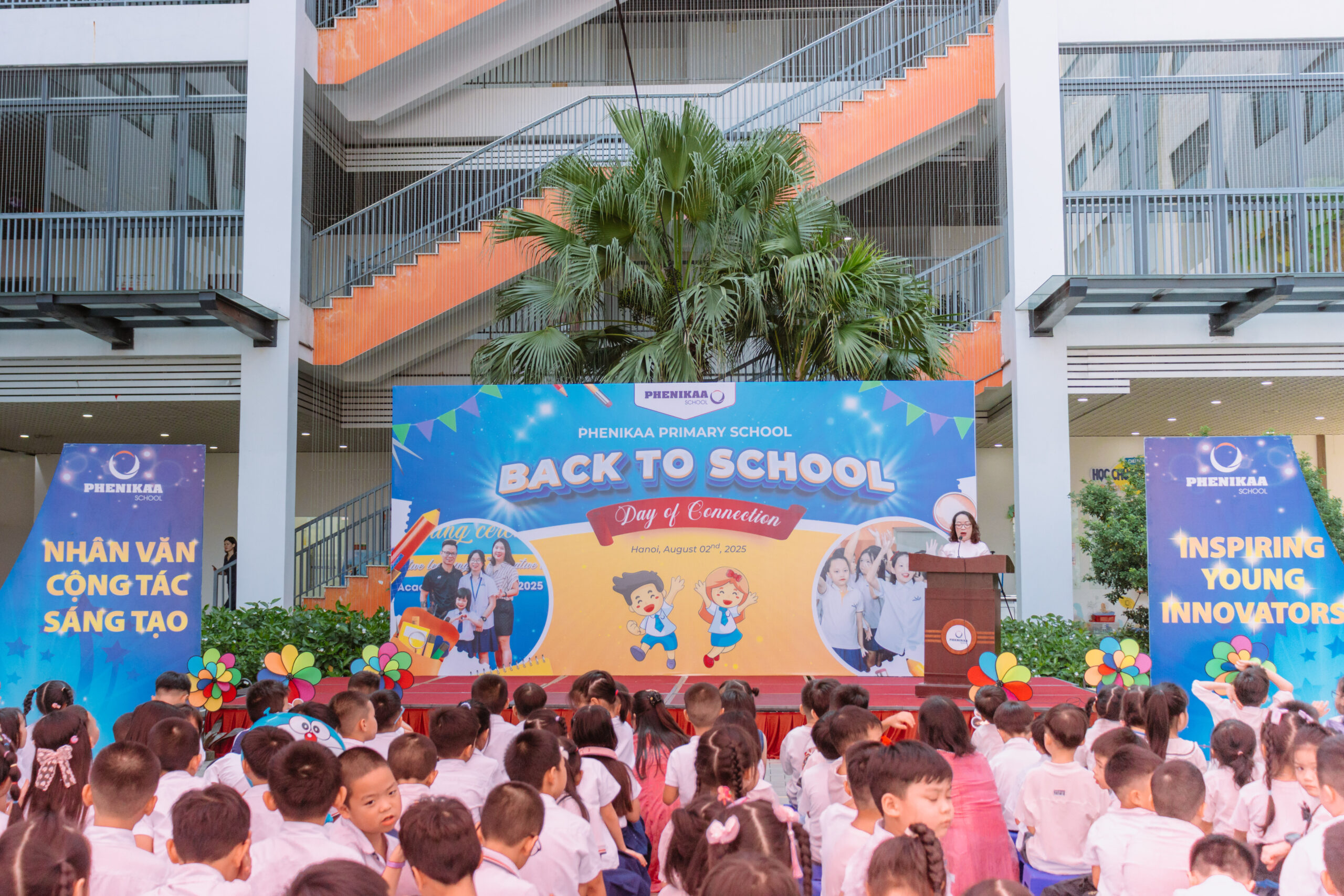 Cô Hoàng Phương An - Hiệu trưởng Trường Tiểu học Phenikaa phát biểu tại buổi lễ