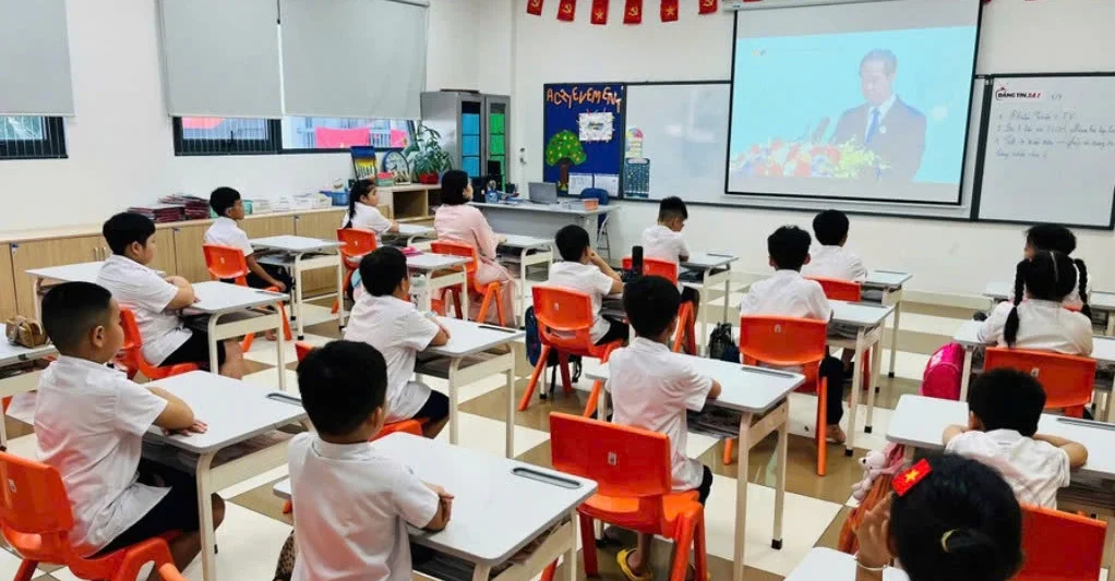 Học sinh Phenikaa tham dự trực tuyến khai giảng năm học 2025-2026.