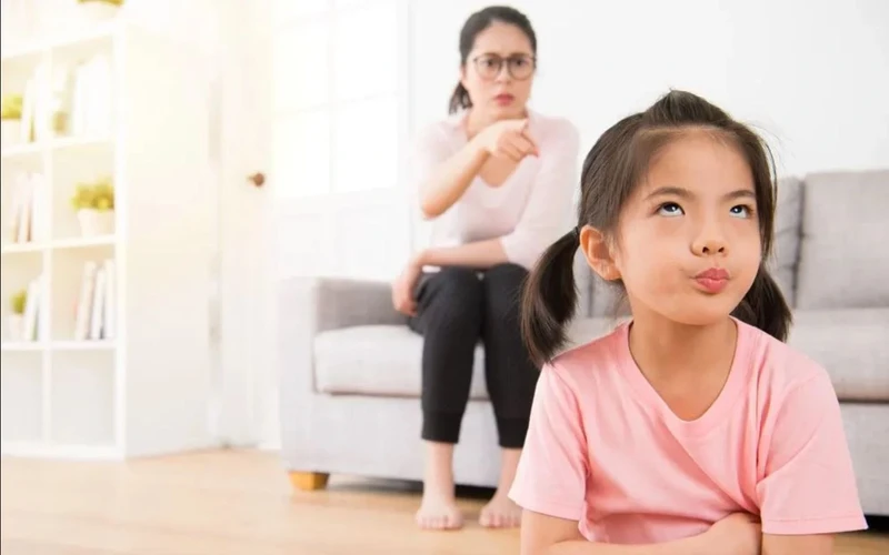 Trẻ thiếu kỹ năng lắng nghe, giao tiếp phù hợp trong chính ngôi nhà của mình