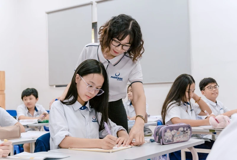 Phương pháp đọc, chép giúp học sinh ghi nhớ kiến thức cơ bản nhưng dễ dẫn đến học vẹt và thiếu khả năng tư duy độc lập