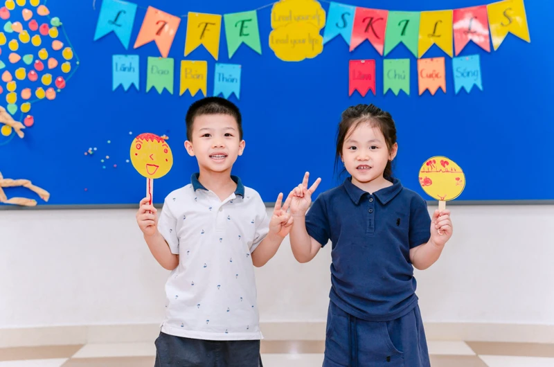 Trẻ biết quản lý, chia sẻ và điều chỉnh cảm xúc phù hợp trước mỗi tình huống khi được trang bị kỹ năng sống