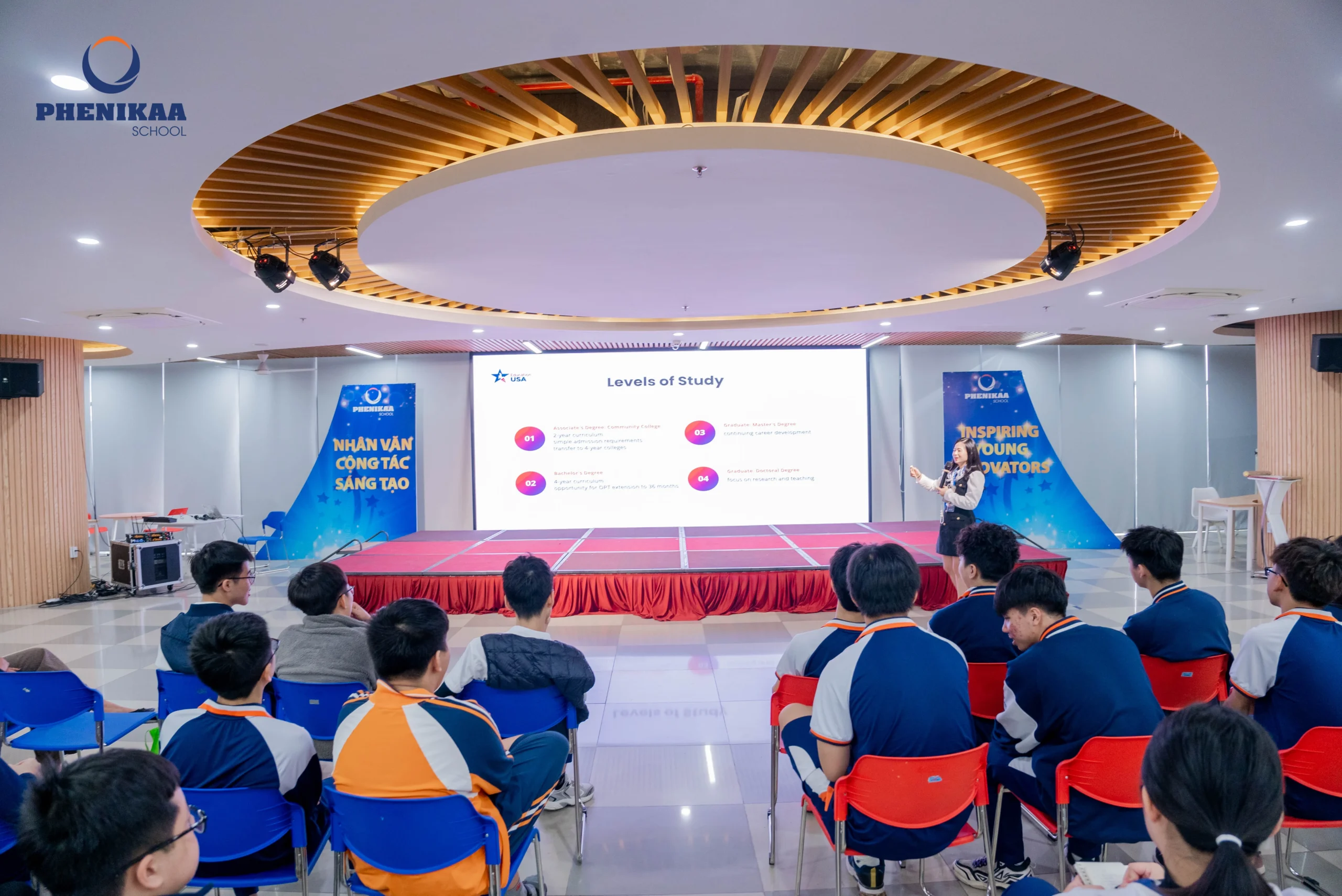 Hội thảo “Giáo dục Đại học Mỹ - Bí kíp để thành công” thu hút sự tham gia đông đảo của các em học sinh Phenikaa School