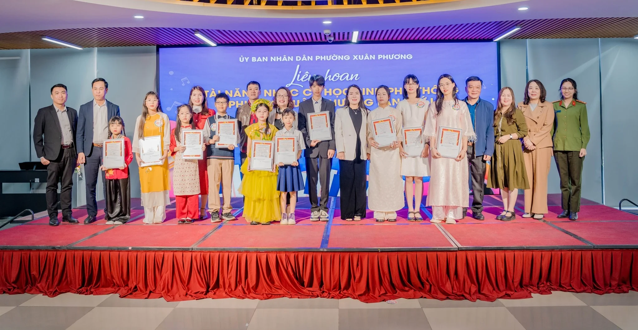 Ban Tổ chức đã trao các giải thưởng cho những tiết mục xuất sắc nhất