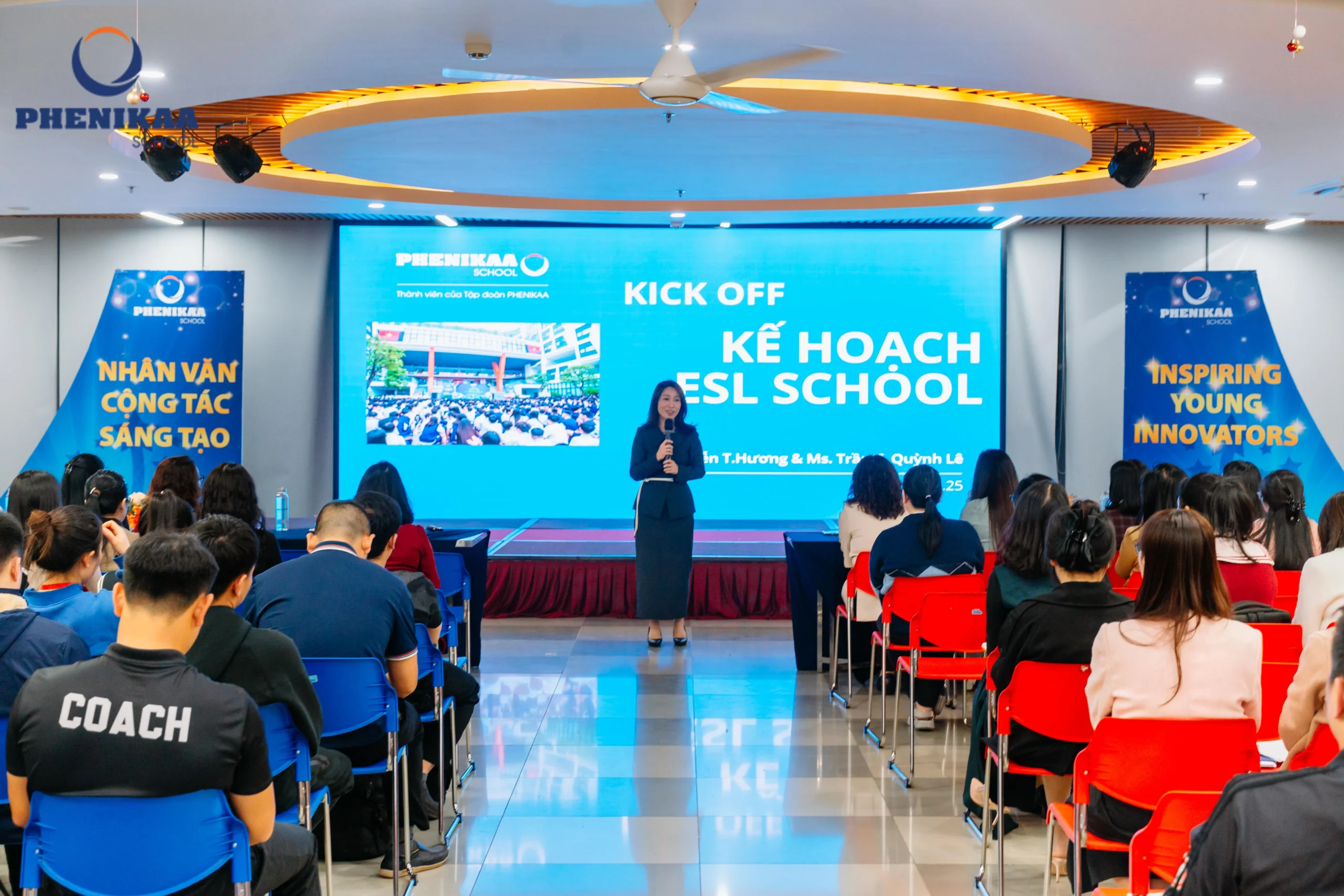 Bà Nguyễn Thị Hương - Tổng Giám đốc Phenikaa School đã có bài phát biểu quan trọng: khẳng định cam kết của Phenikaa School trong việc thực hiện Đề án quốc gia