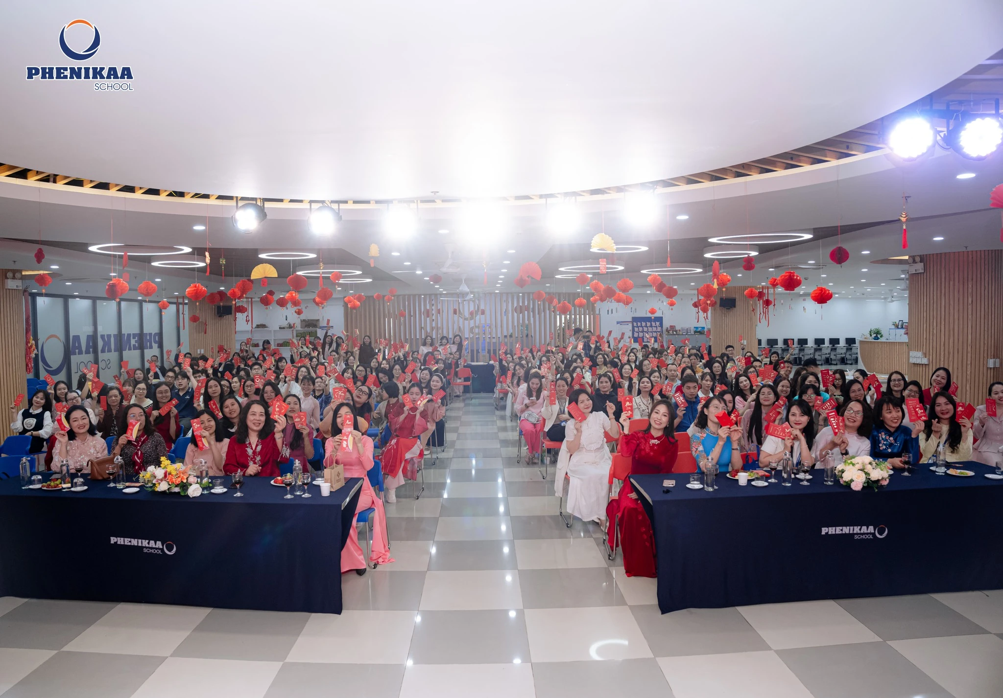 Tập thể Phenikaa School sẵn sàng bước vào năm Bính Ngọ 2026 với niềm tin vững chắc, tinh thần đoàn kết và khát vọng chinh phục những mục tiêu phía trước.