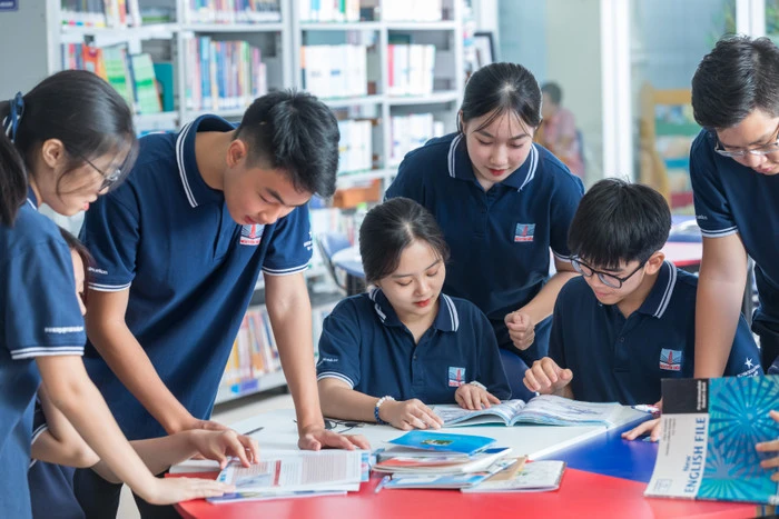 Ảnh minh họa: Học sinh Trường Trung học cơ sở v&agrave; Trung học phổ th&ocirc;ng Nguyễn Si&ecirc;u.