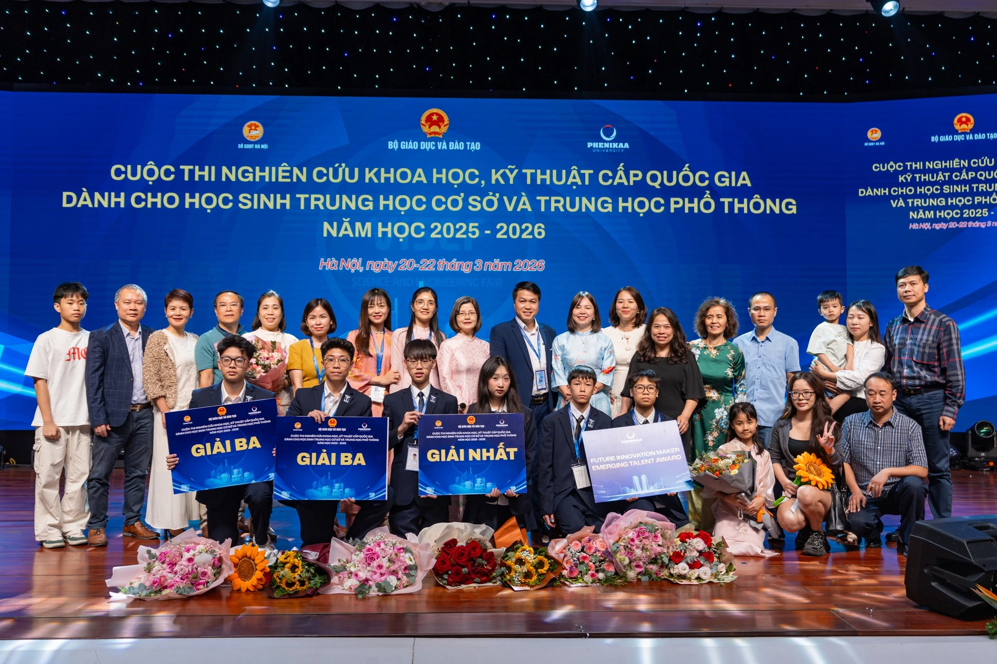 Trao giải Cuộc thi nghi&ecirc;n cứu khoa học kỹ thuật d&agrave;nh cho học sinh THCS, THPT năm học 2025-2026.