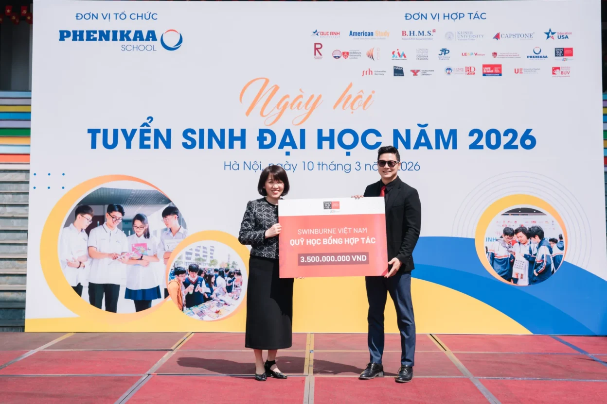Trường Đại học Công nghệ Swinburne đã trao tặng Phenikaa School Quỹ học bổng trị giá 3,5 tỷ đồng dành cho học sinh của nhà trường