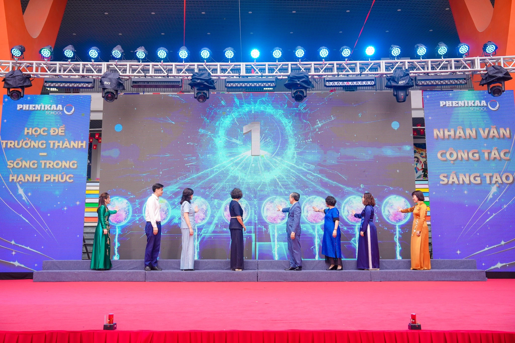 Happy 5th Phenikaa School - Nghi thức đánh dấu cột mốc 5 năm đầy tự hào của Phenikaa School