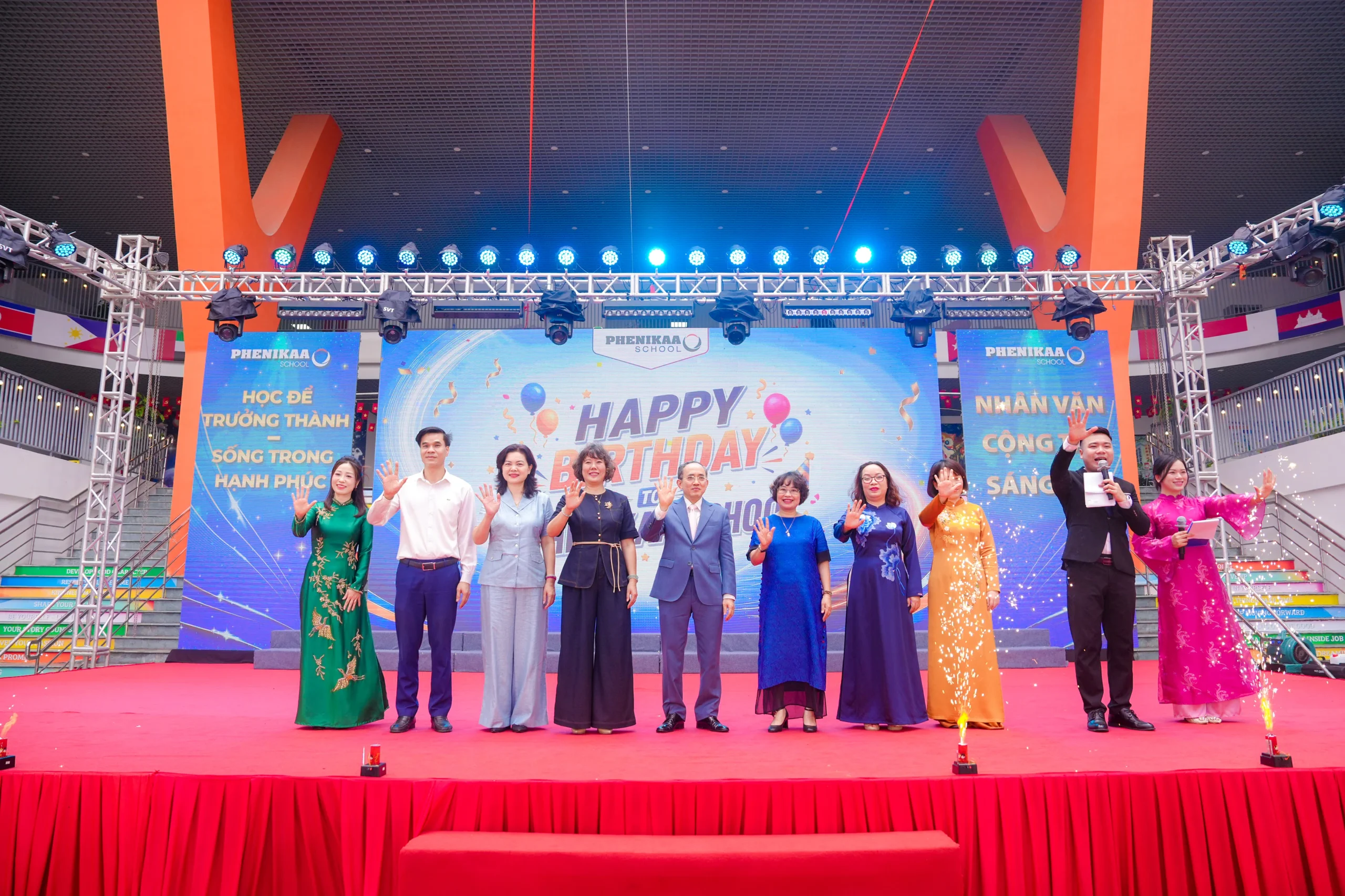 Khoảnh khắc lưu niệm đầy ý nghĩa