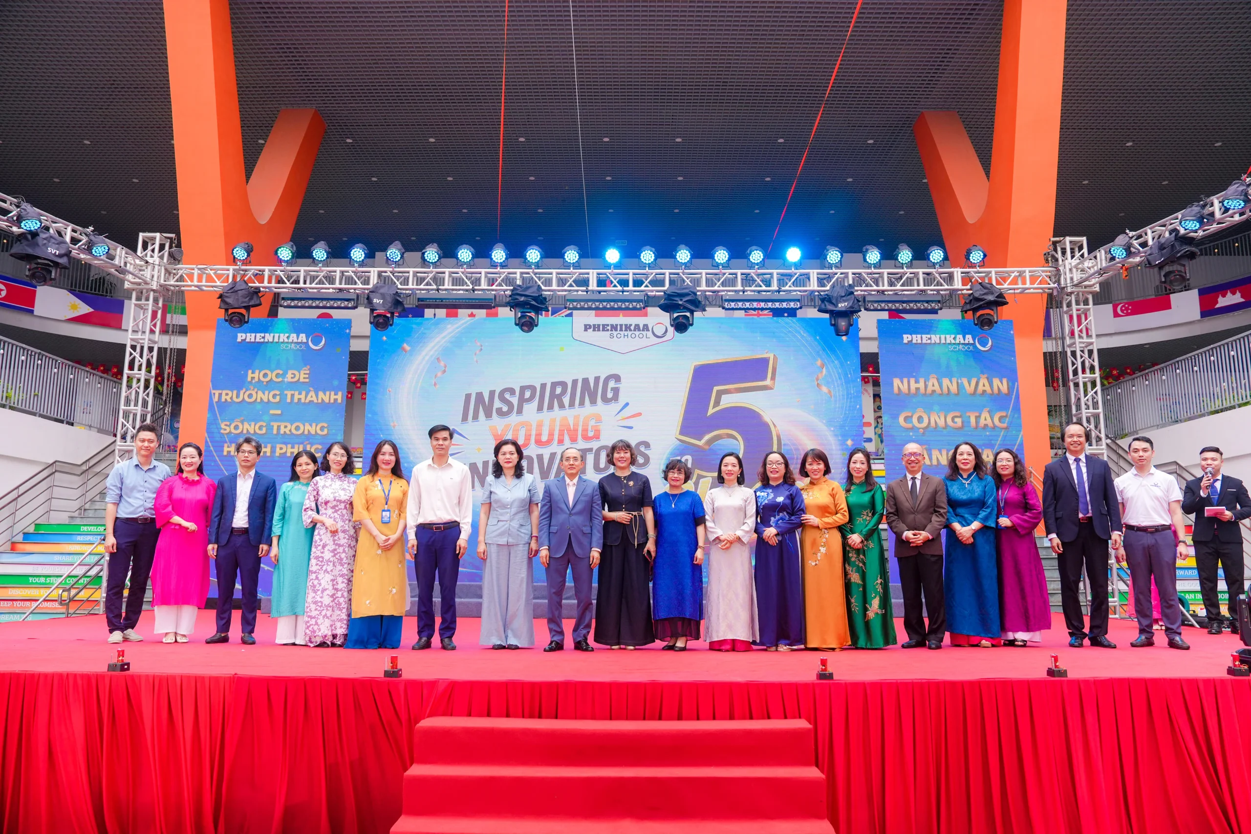 Khoảnh khắc lưu niệm đầy ý nghĩa