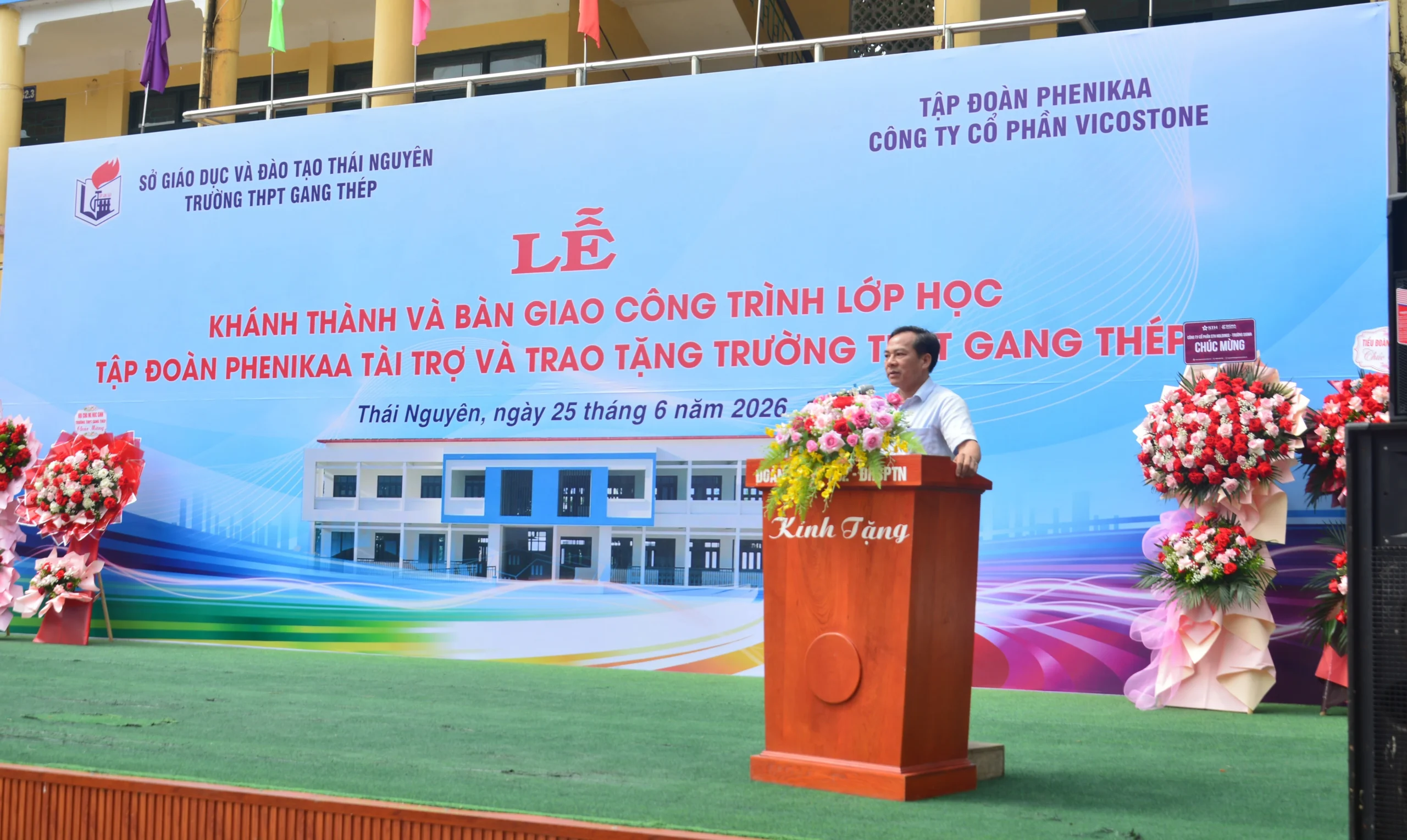 &Ocirc;ng Nguyễn Đức Thịnh &ndash; Ph&oacute; Gi&aacute;m đốc Sở Gi&aacute;o dục v&agrave; Đ&agrave;o tạo tỉnh Th&aacute;i Nguy&ecirc;n ph&aacute;t biểu tại sự kiện