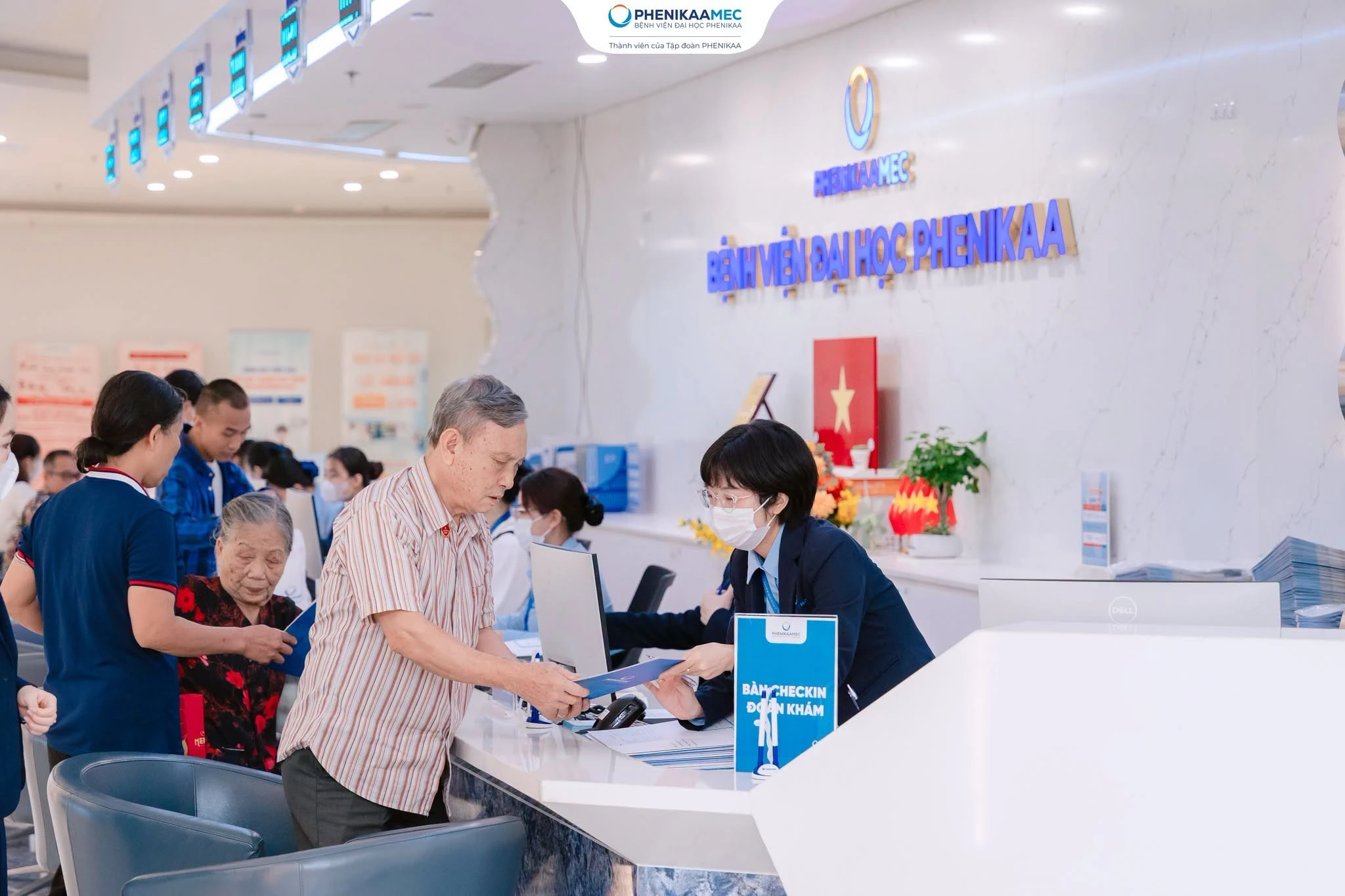 Bệnh viện Đại học Phenikaa phối hợp c&ugrave;ng UBND phường Xu&acirc;n Phương tổ chức chương tr&igrave;nh kh&aacute;m sức khỏe miễn ph&iacute; cho người c&oacute; c&ocirc;ng tr&ecirc;n địa b&agrave;n h&ocirc;m 16/6/2026.