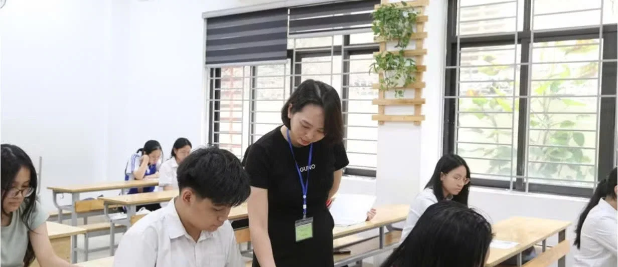 Thí sinh Hà Nội trước giờ thi Ngữ văn vào lớp 10 năm 2026. Ảnh: Đăng Chung.