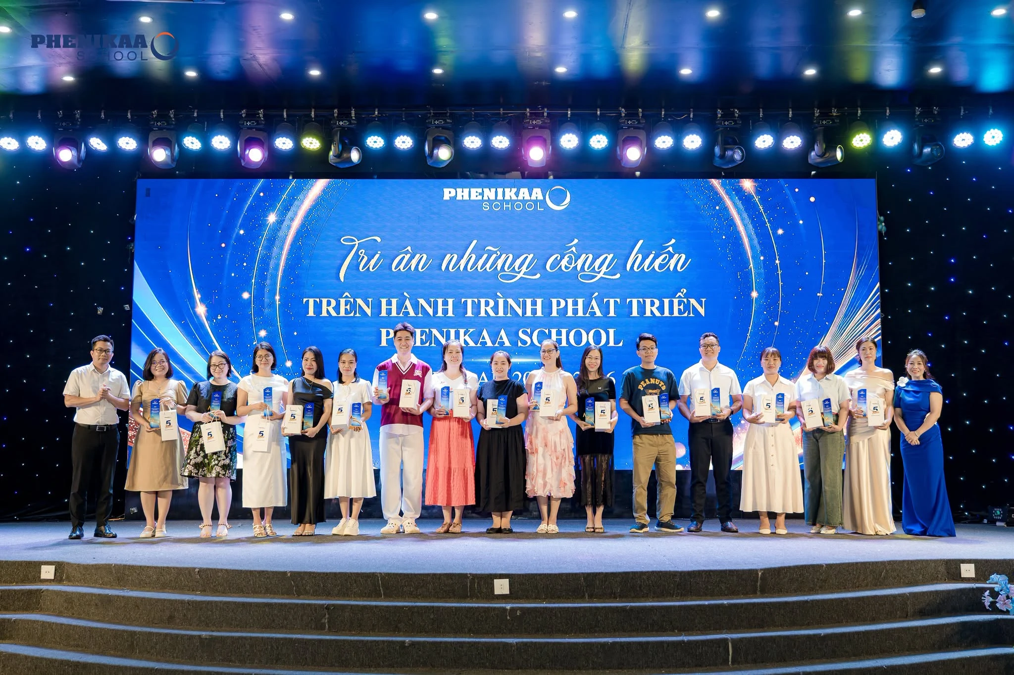 Tri ân và vinh danh những đóng góp của CBGVNV