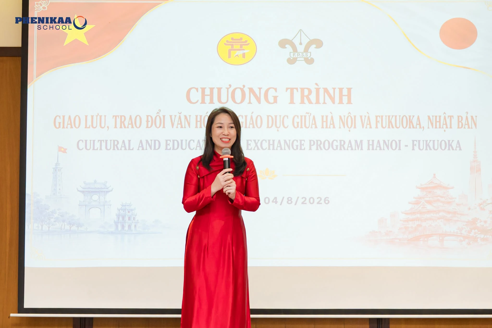 Bà Nguyễn Thị Hương - Tổng Giám đốc Phenikaa School bày tỏ niềm vui và vinh dự khi được chào đón các Thầy Cô giáo cùng các em học sinh đến từ tỉnh Fukuoka tới Việt Nam và Phenikaa School