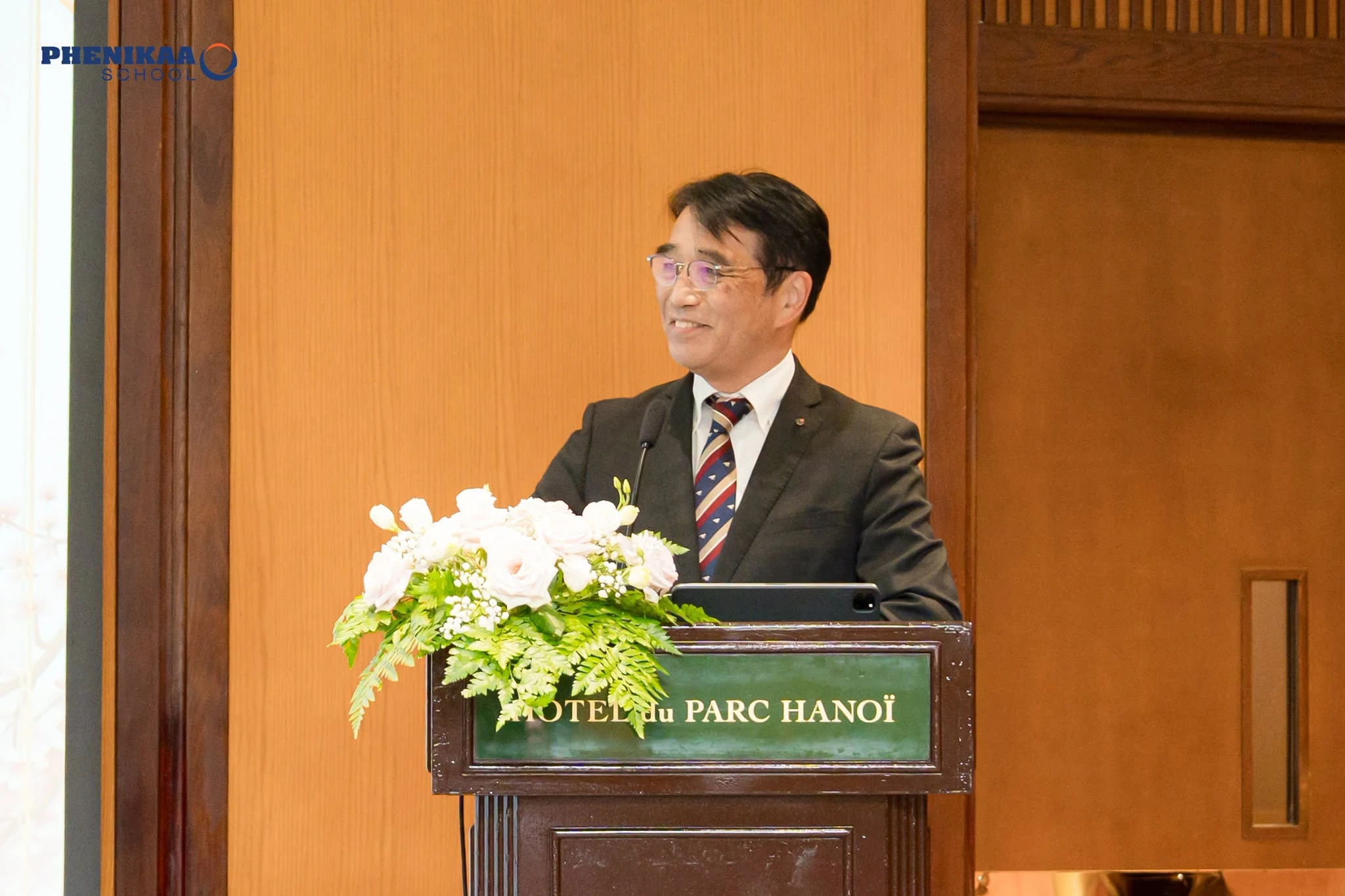 Ông Yoshitaka Kajihara, Trưởng đoàn, Hiệu trưởng Trường Trung học Nakamura Gakuen Sanyo, Chủ tịch Ủy ban Giao lưu châu Á thuộc Hiệp hội các trường tư thục Fukuoka.