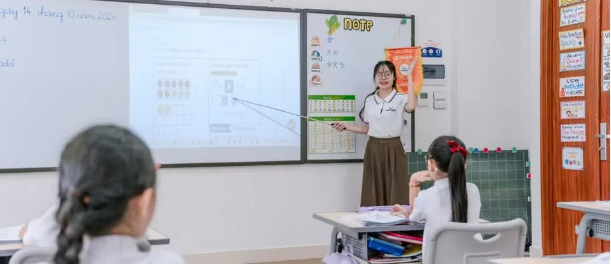 Giờ học tại Phenikaa School.