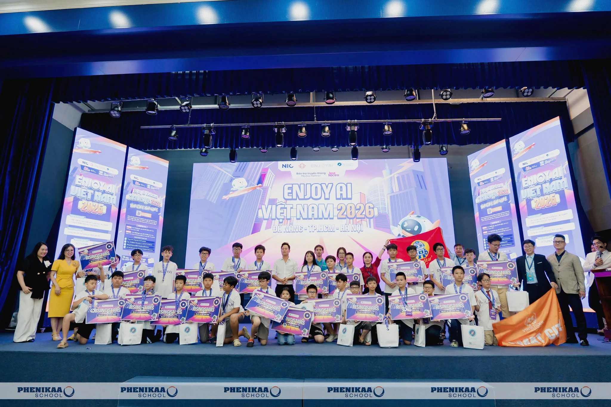 02 đội thi Phenikaa School đạt giải Rising Star -Ghi nhận tiềm năng v&agrave; tinh thần s&aacute;ng tạo