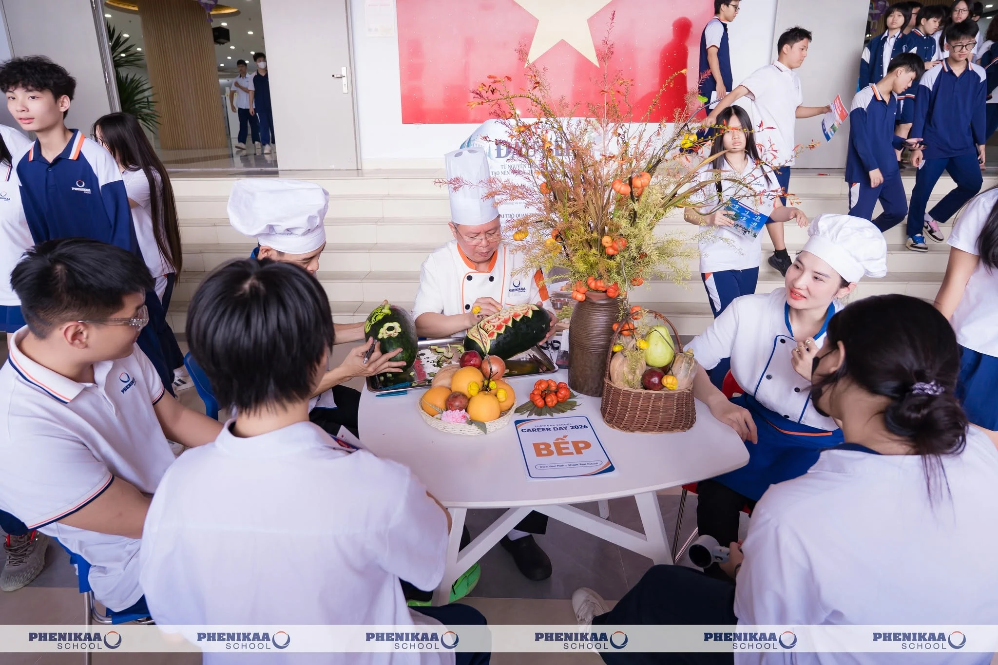 Học sinh tham gia các trạm trải nghiệm nghề nghiệp tại ngày hội Career Day 2026