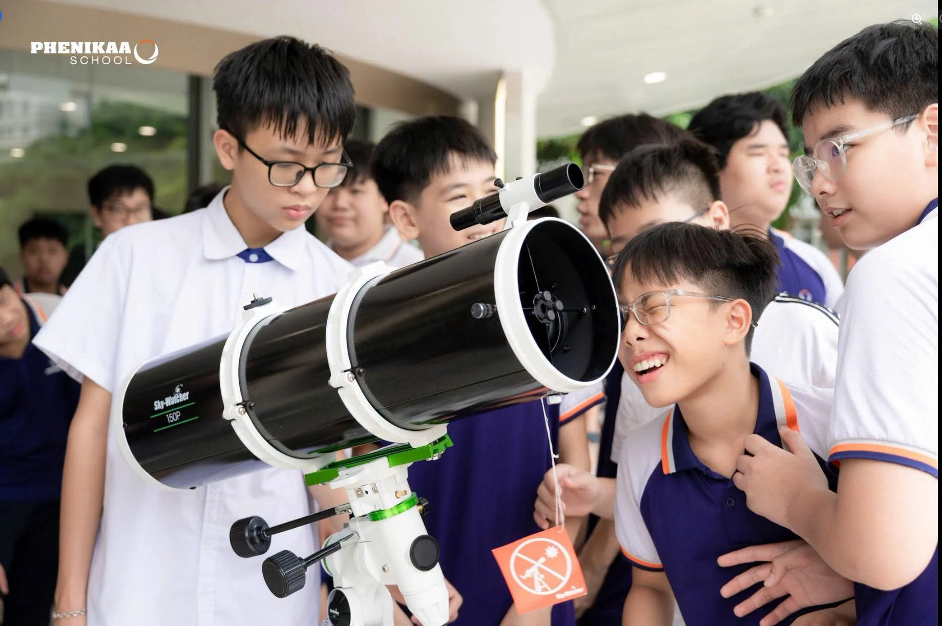 Trong lĩnh vực giáo dục đào tạo, Tập đoàn Phenikaa định hướng kiến tạo thế hệ trẻ Việt Nam phát triển toàn diện, nhân văn và sáng tạo